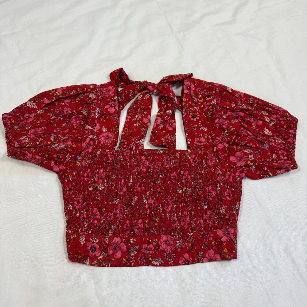 Band of the Free Crimson Pink Floral Smocked Puff Sleeve Crop Top | Size Small